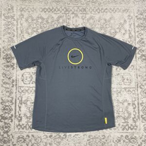 Nike Dri-Fit Livestrong T Shirt Men's Gray Athletic Detail Crew Neck Size Large